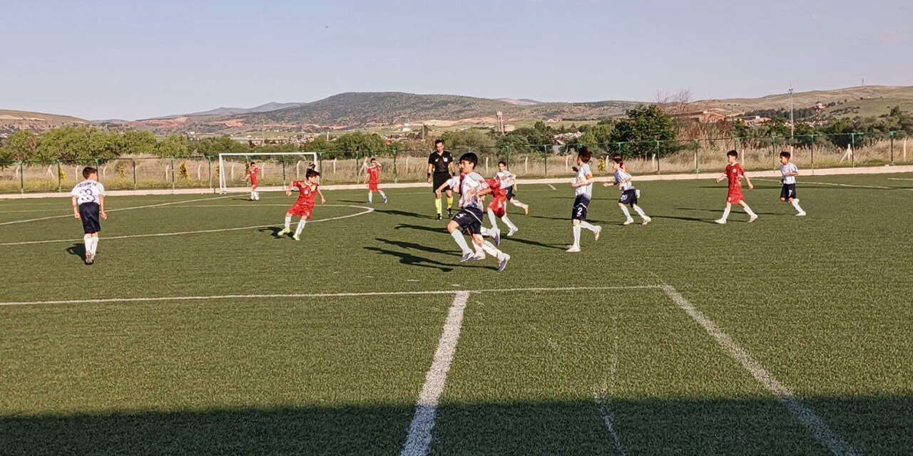 bahsilida-minikler-futbol-heyecani-devam-ediyor-2