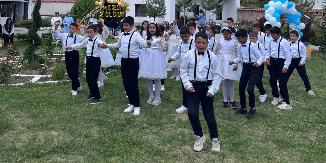 bilge-kaan-ilkokulunda-mezuniyet-coskusu3