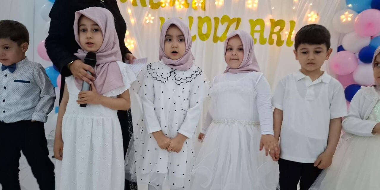 nokta-camii-4-6-yas-kuran-kursunda-yil-sonu-coskusu2