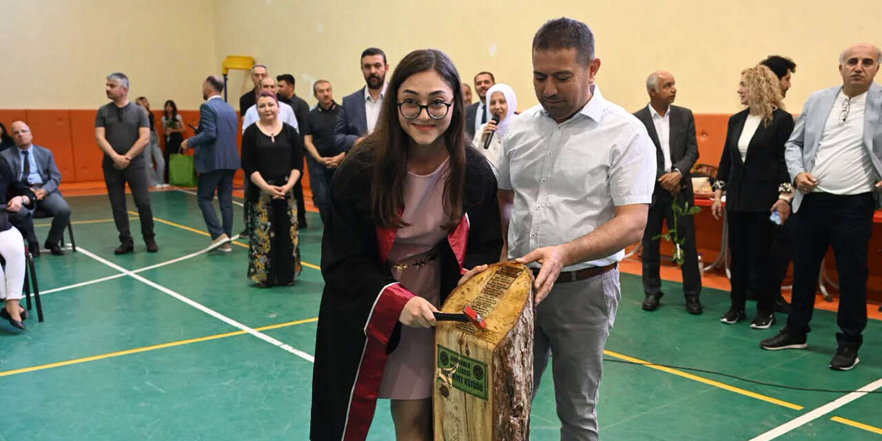 fen-lisesinde-mezuniyet-heyecani2
