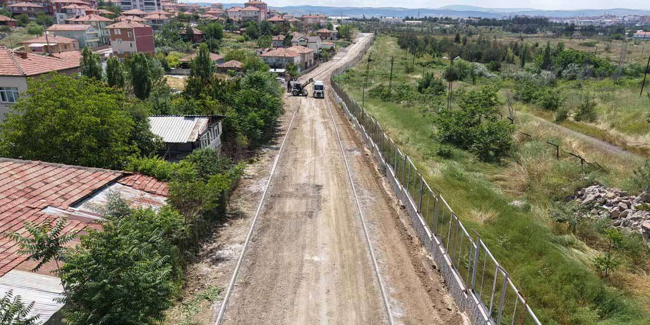 yuva-ve-karsiyaka-mahallesinde-yol-ve-kaldirim-atagi