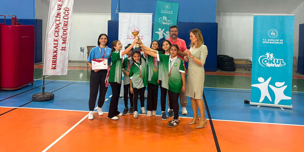 ozel-suleymaniye-koleji-voleybolda-sampiyon-oldu4