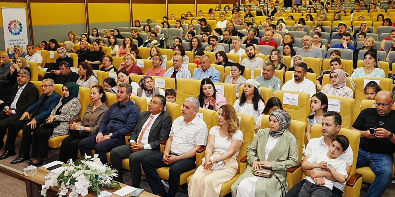 sahneden-yukselen-turkuler-bir-kez-daha-gonullerde-yankilandi2