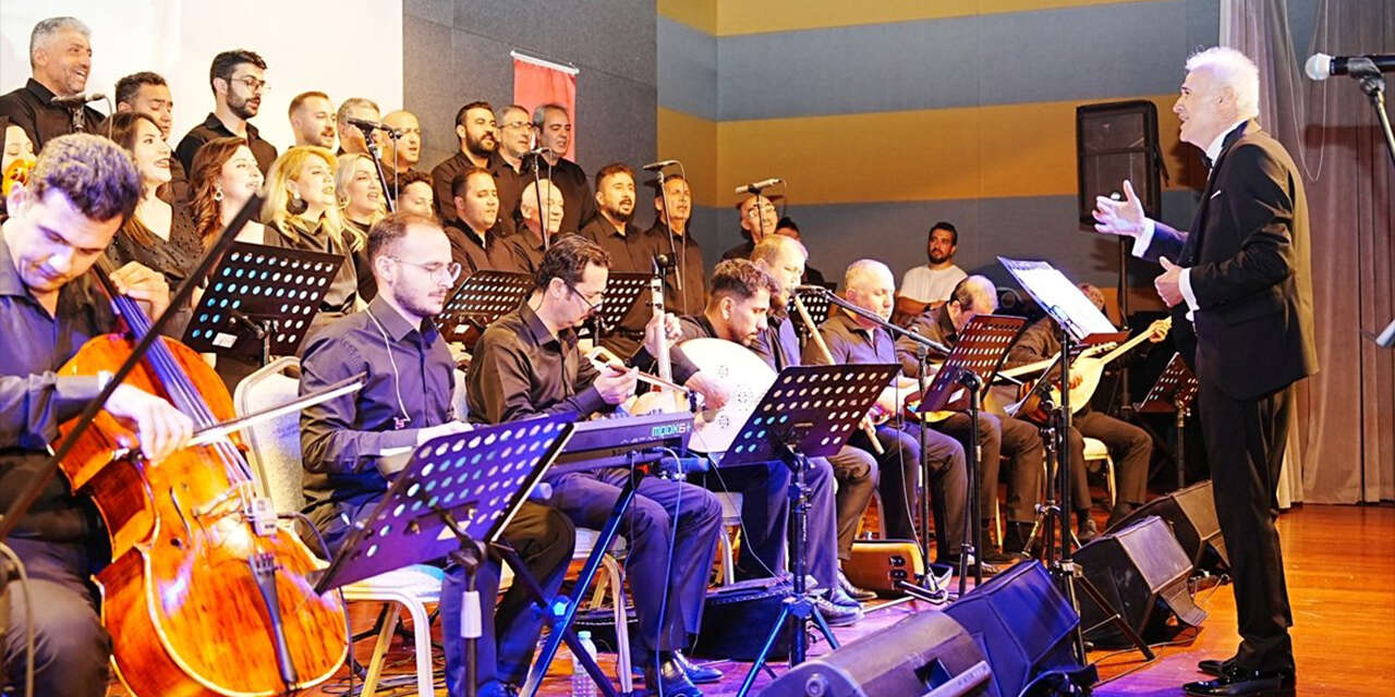 sahneden-yukselen-turkuler-bir-kez-daha-gonullerde-yankilandi3