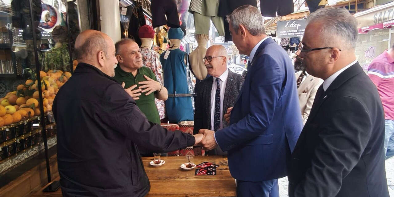 iyi-partiden-kirikkale-sokaklarinda-bayrak-aciyorum-cagrisi-2