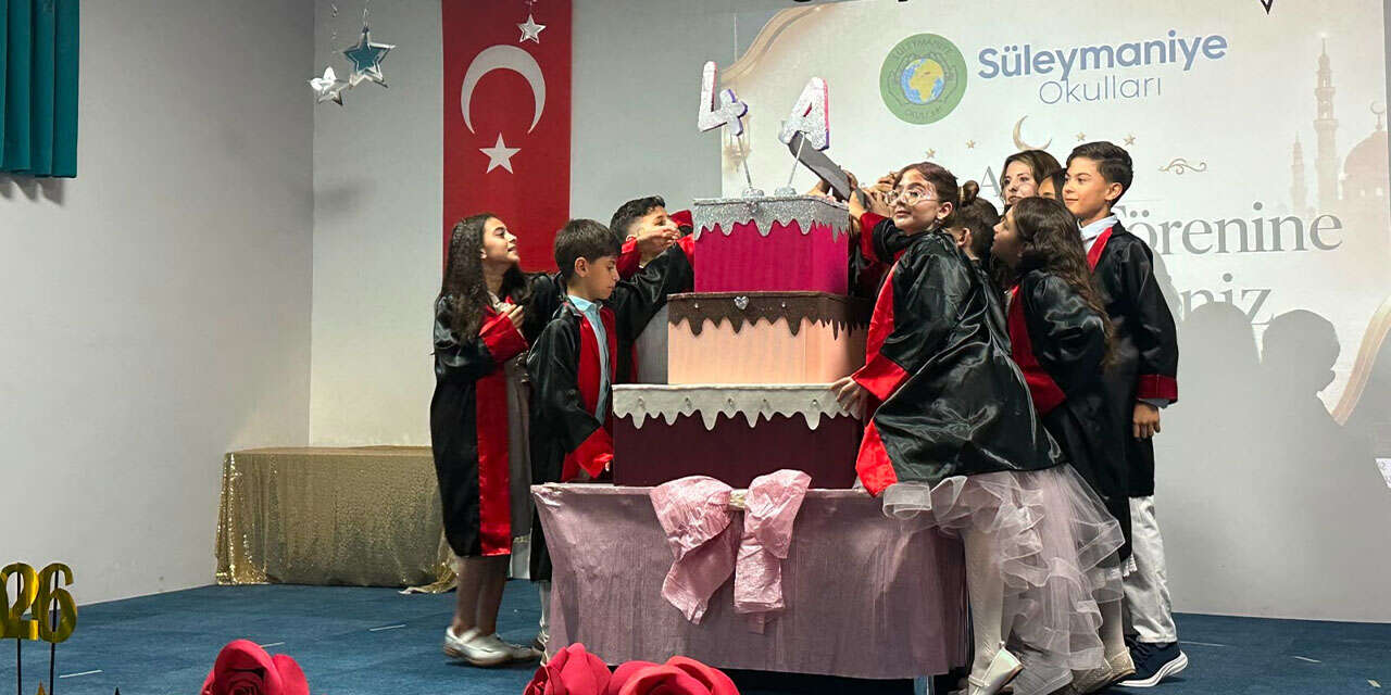 ozel-suleymaniye-kolejinde-mezuniyet-sevinci-4