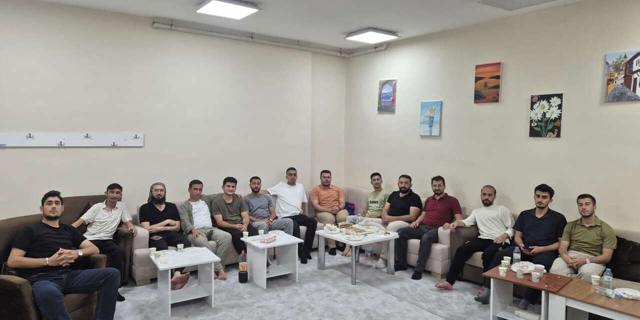 turkan-hatun-kyk-yurdunda-duygu-dolu-gece-3