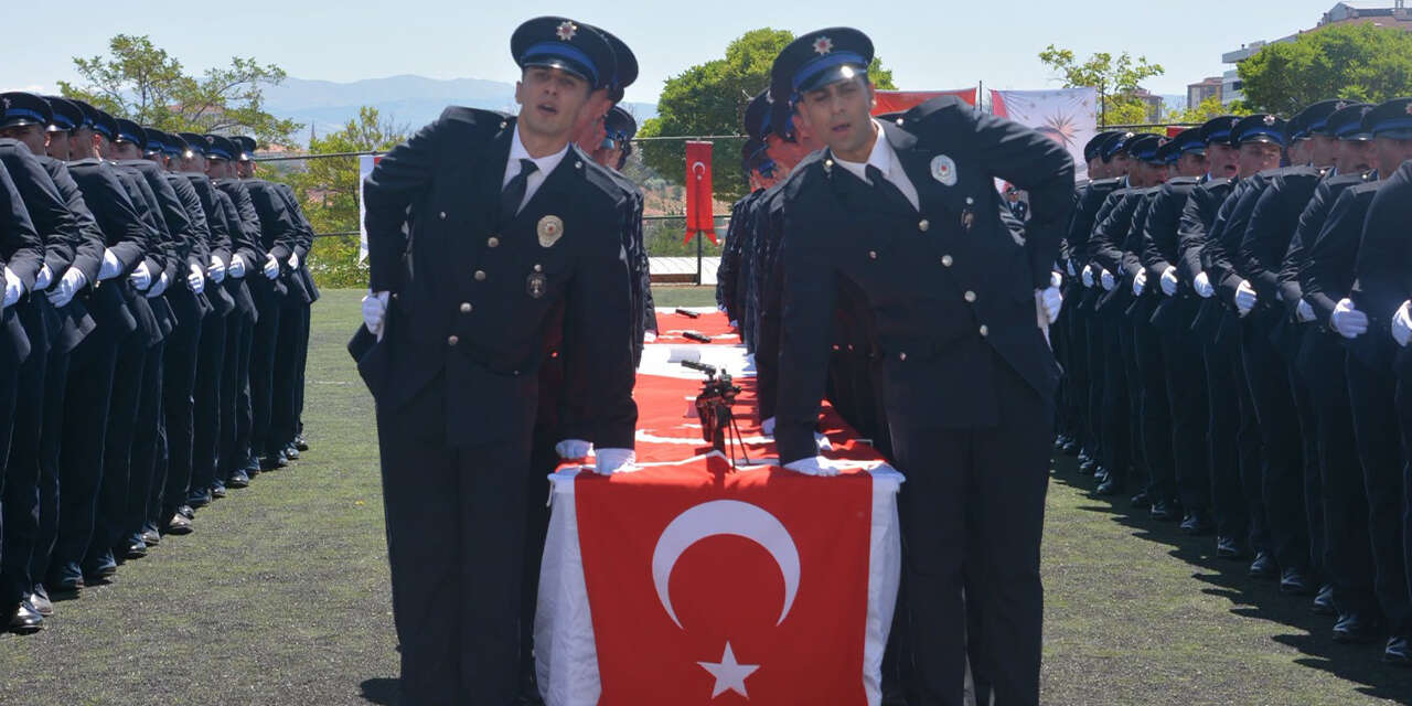 404-polis-adayi-mezun-oldu-2