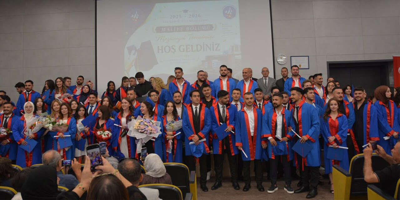 iktisat-fakultesi-mezunlarini-ugurladi-2