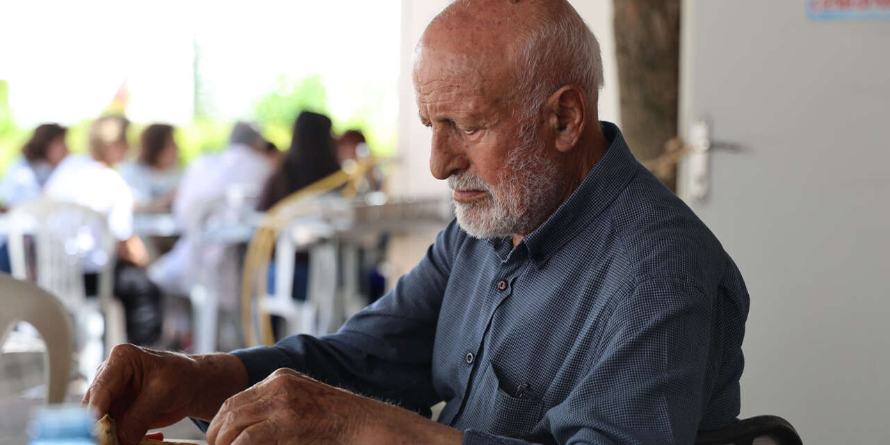 emekli-kadinlar-gozleme-satarak-universitelilere-destek-oluyor-3