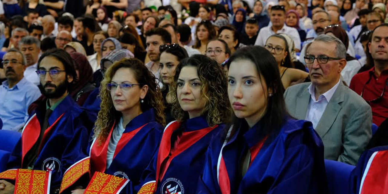 kirikkale-universitesinde-adaletin-teminati-genc-hukukcular-mezun-oldu-3