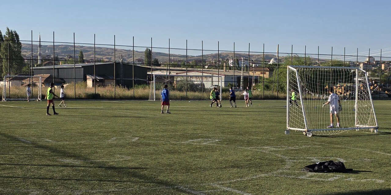kirikkalede-gelecegin-futbolcu-yildizlari-sahaya-indi-2