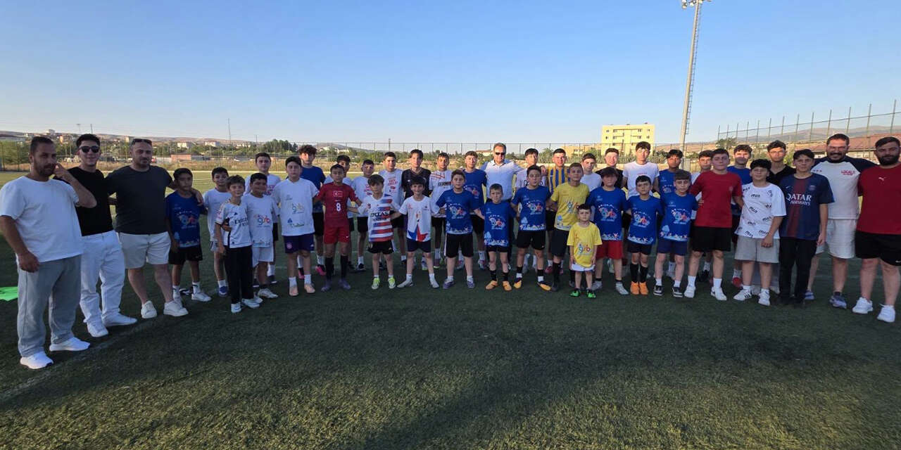 kirikkalede-gelecegin-futbolcu-yildizlari-sahaya-indi-3