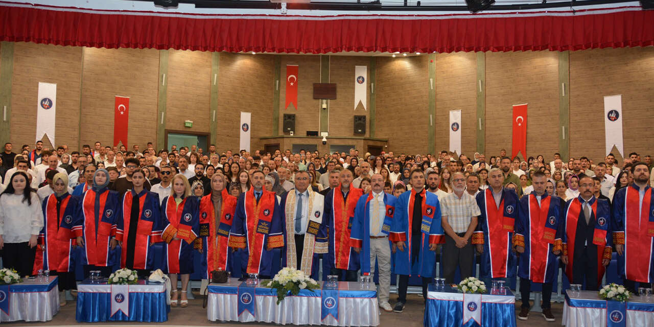 kirikkale-meslek-yuksek-okulunda-emek-ve-basari-mezuniyetle-taclandi-4
