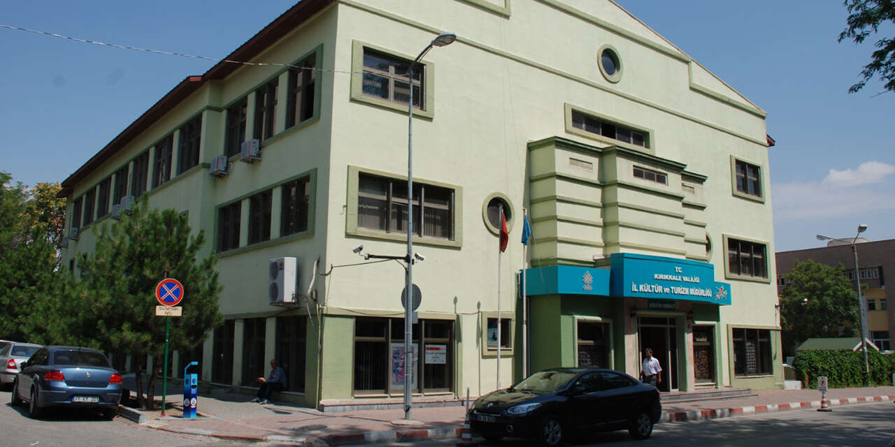 kirikkalede-bitmeyen-tadilat-konferans-salonu-neden-kapali-2