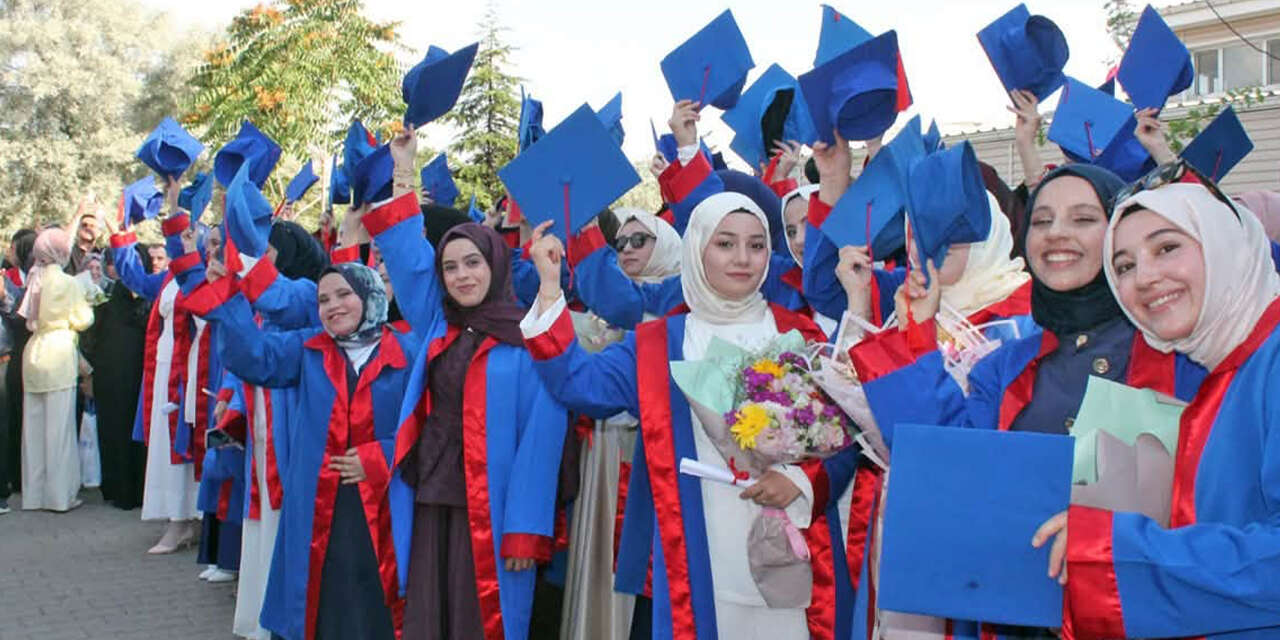 8-mezunlarimizi-veriyoruz-2
