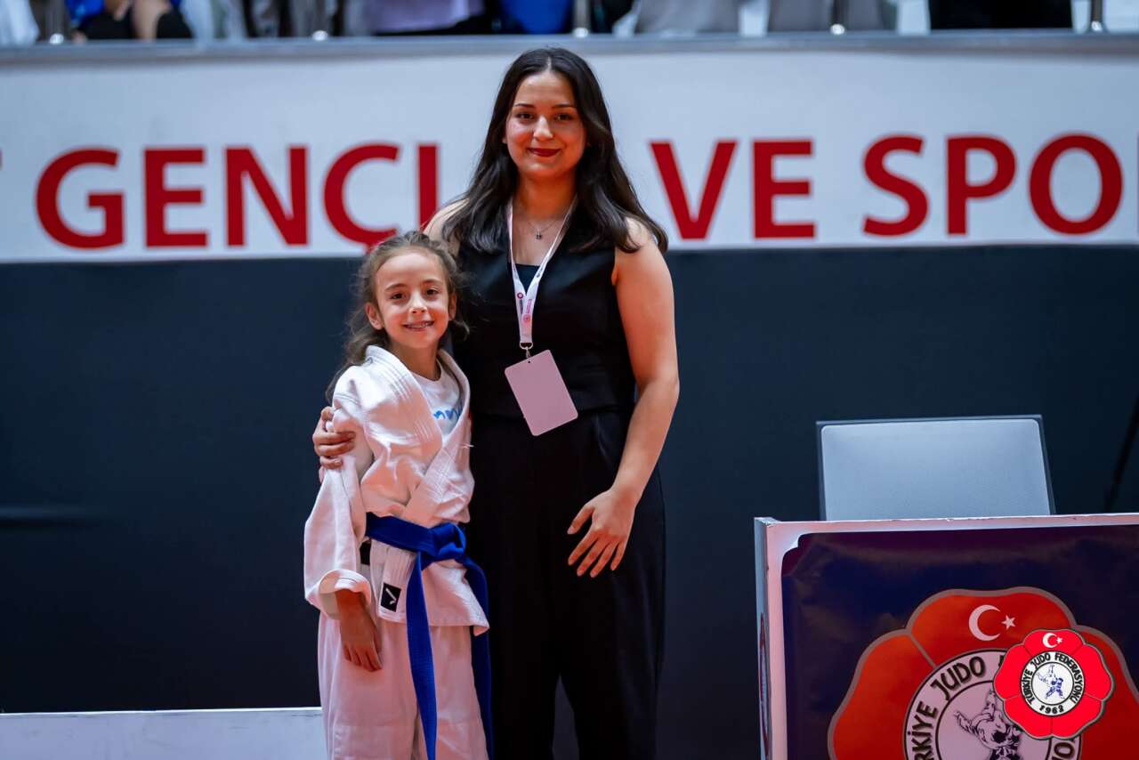melek-su-ozcan