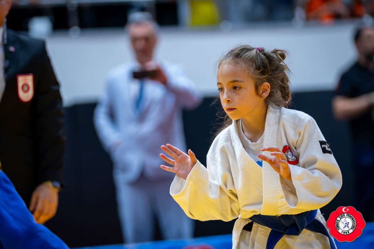 melek-su-ozcan