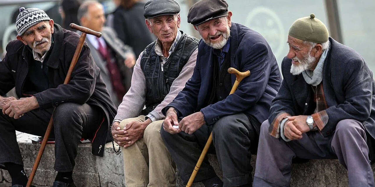 emekliler-merakla-bekliyordu-zam-farkinin-tarihi-aciklandi-2