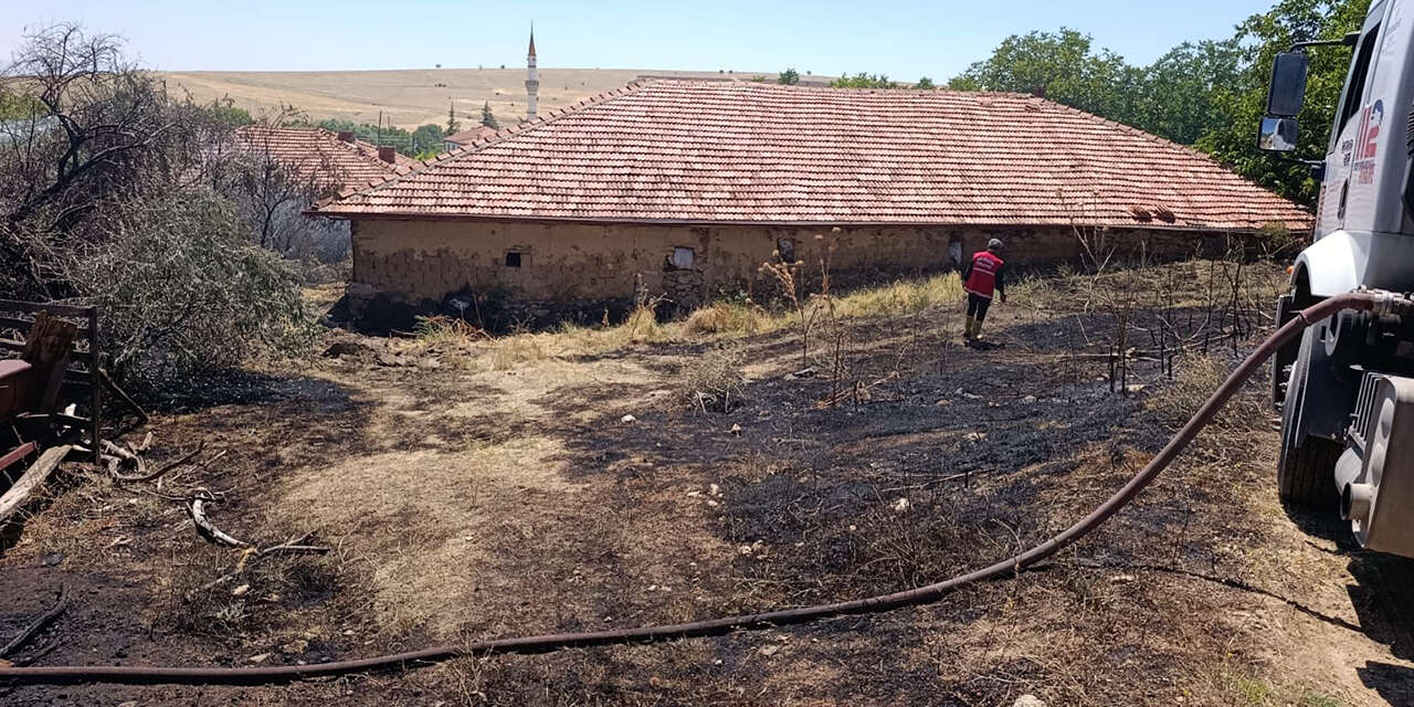 keskin-kavlak-koyunde-yangin-korkuttu-5