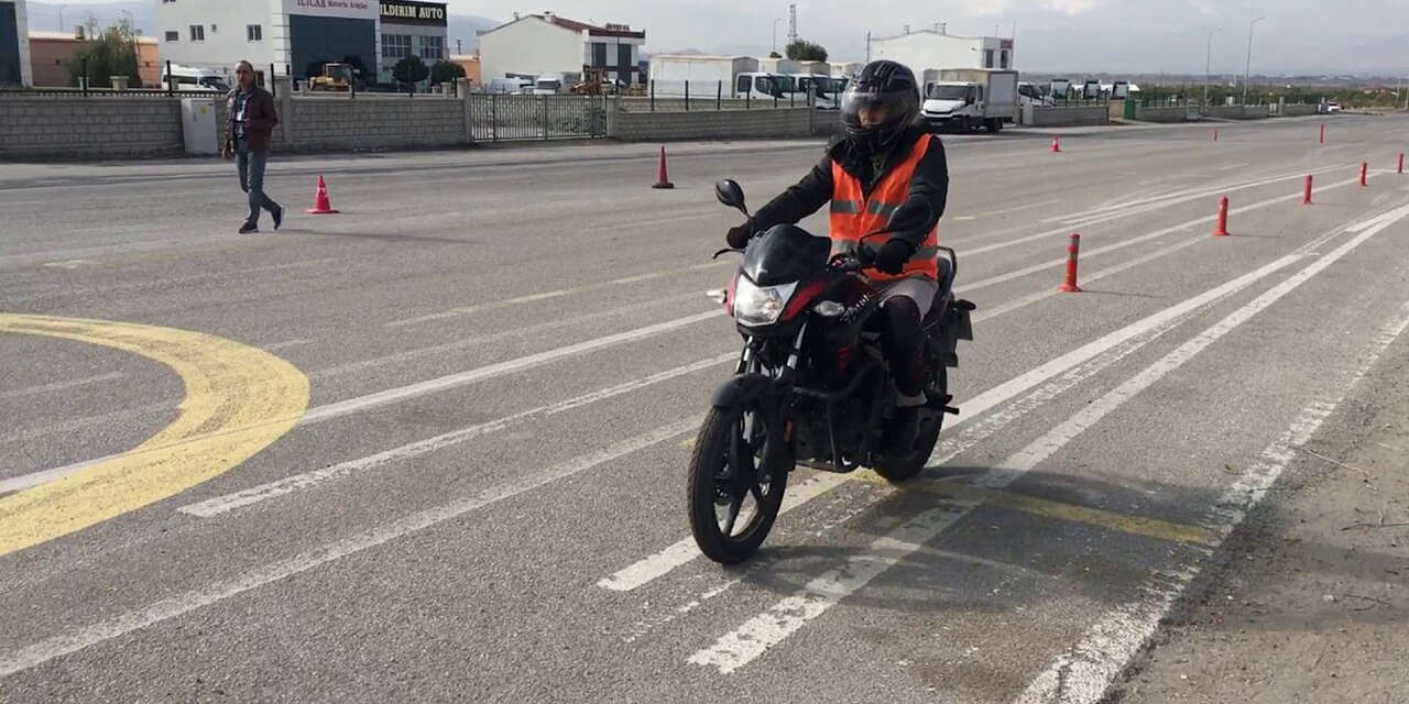 b-sinifi-ehliyet-sahipleri-dikkat-125-cc-motosiklet-kullaniminda-yeni-donem-2