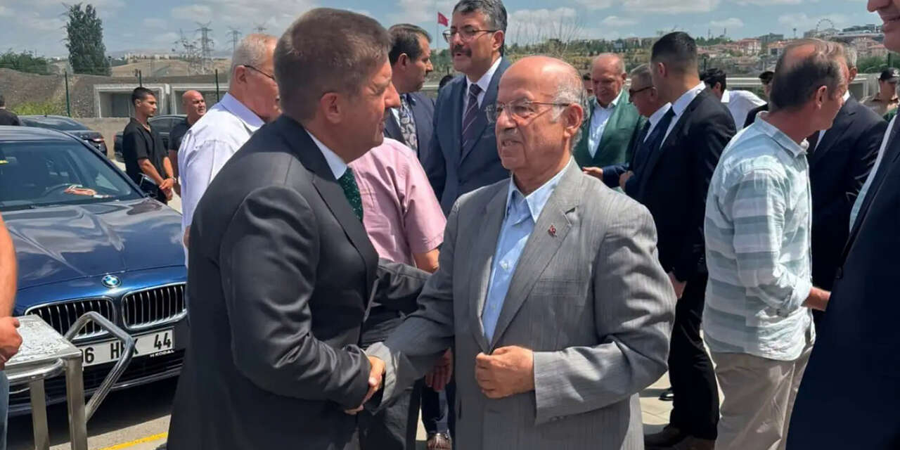 kirikkale-eski-valisi-ali-kolatin-esi-ilksan-kolat-son-yolculuguna-ugurlandi-2