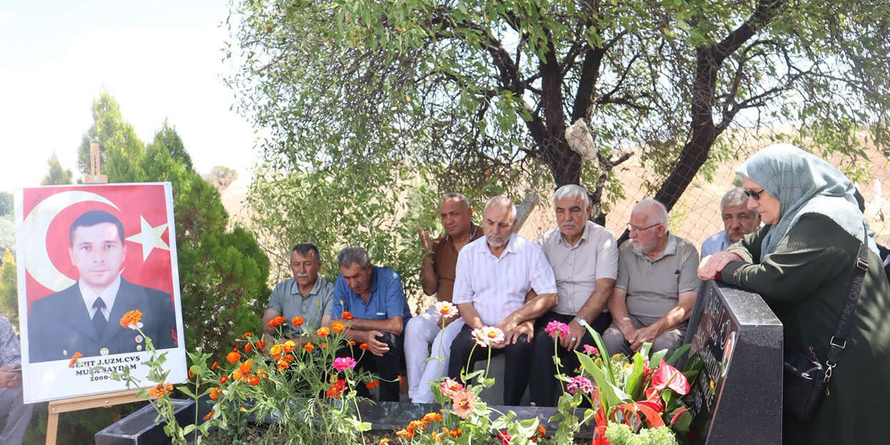 sehit-musa-saydam-sahadetinin-11-yilinda-kabri-basinda-anildi-3