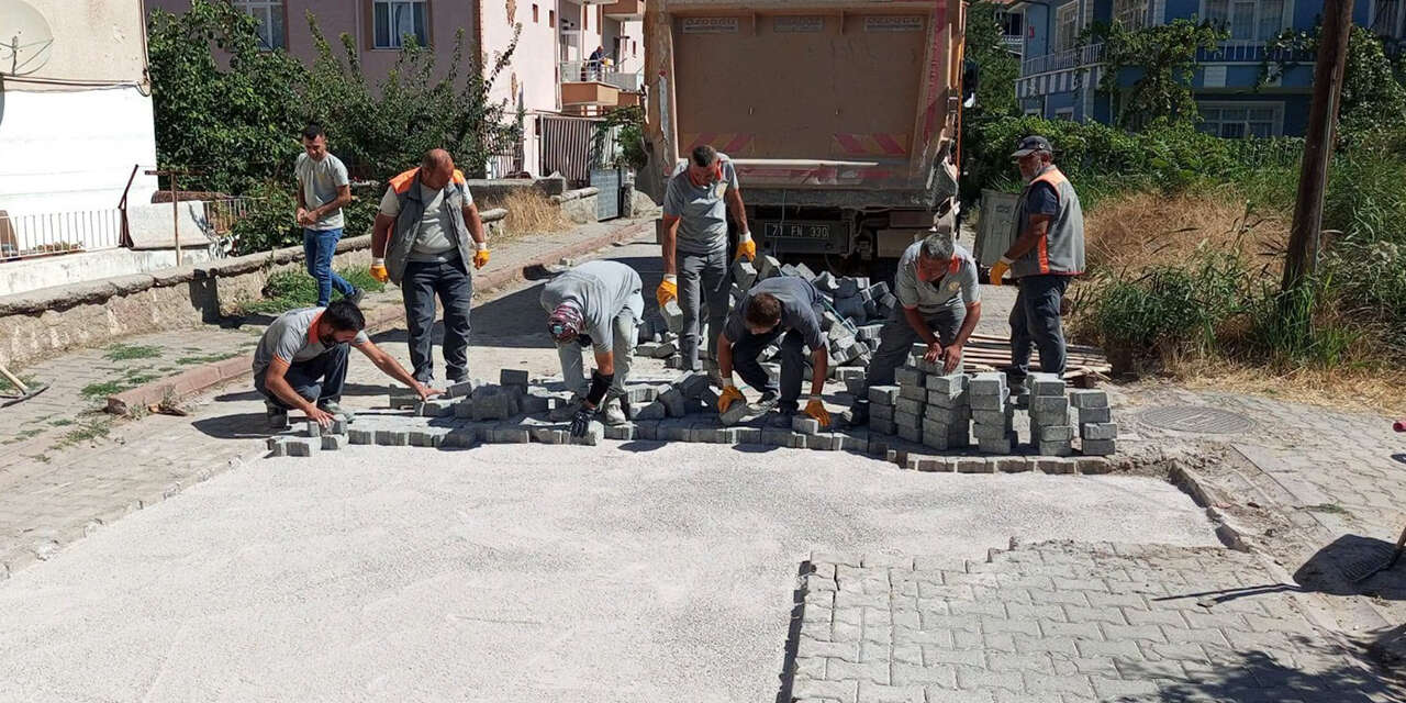 kirikkale-belediyesinden-mahallelerde-kilitli-parke-tasi-calismalari-2