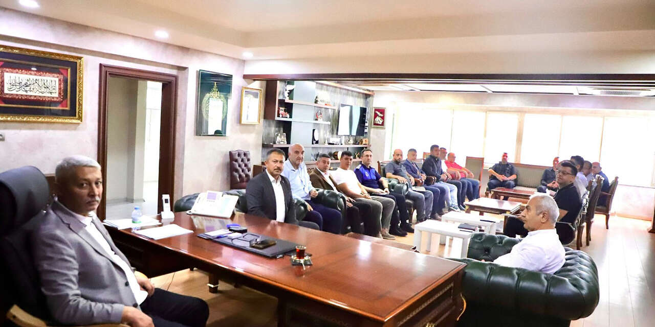 yahsihan-belediyesinde-hizmet-degerlendirme-toplantisi-gerceklestirildi-1