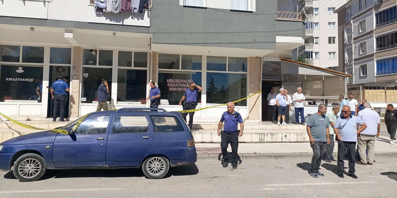kahvehanede-bicakli-kavga-1-olu-1-yarali-1
