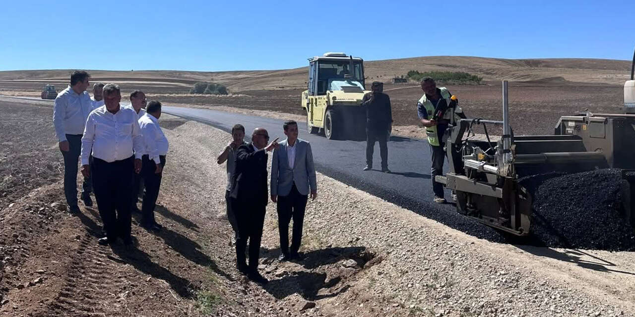 keskin-kuzugudenli-koyunde-sicak-asfalt-calismalari-suruyor-4