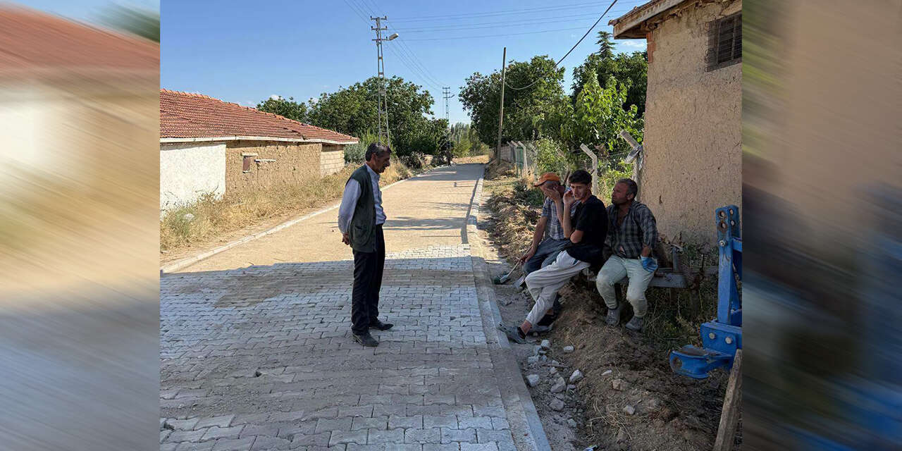 kirikkale-il-ozel-idaresi-kavurgali-koyunde-yollari-yeniliyor-2