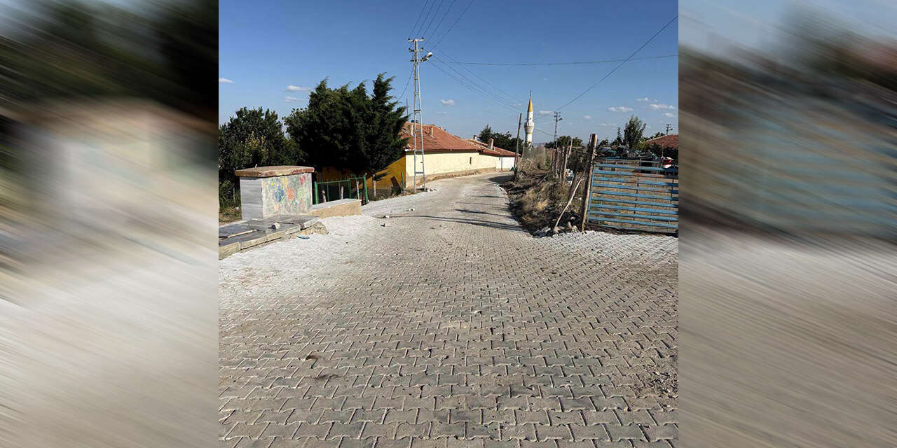 kirikkale-il-ozel-idaresi-kavurgali-koyunde-yollari-yeniliyor-3