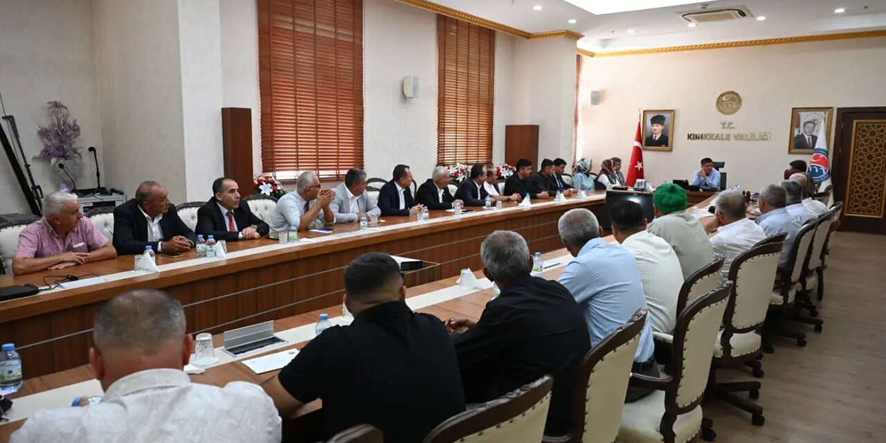 kirikkale-valisi-sariibrahim-muhtarlarla-bir-araya-geldi-3