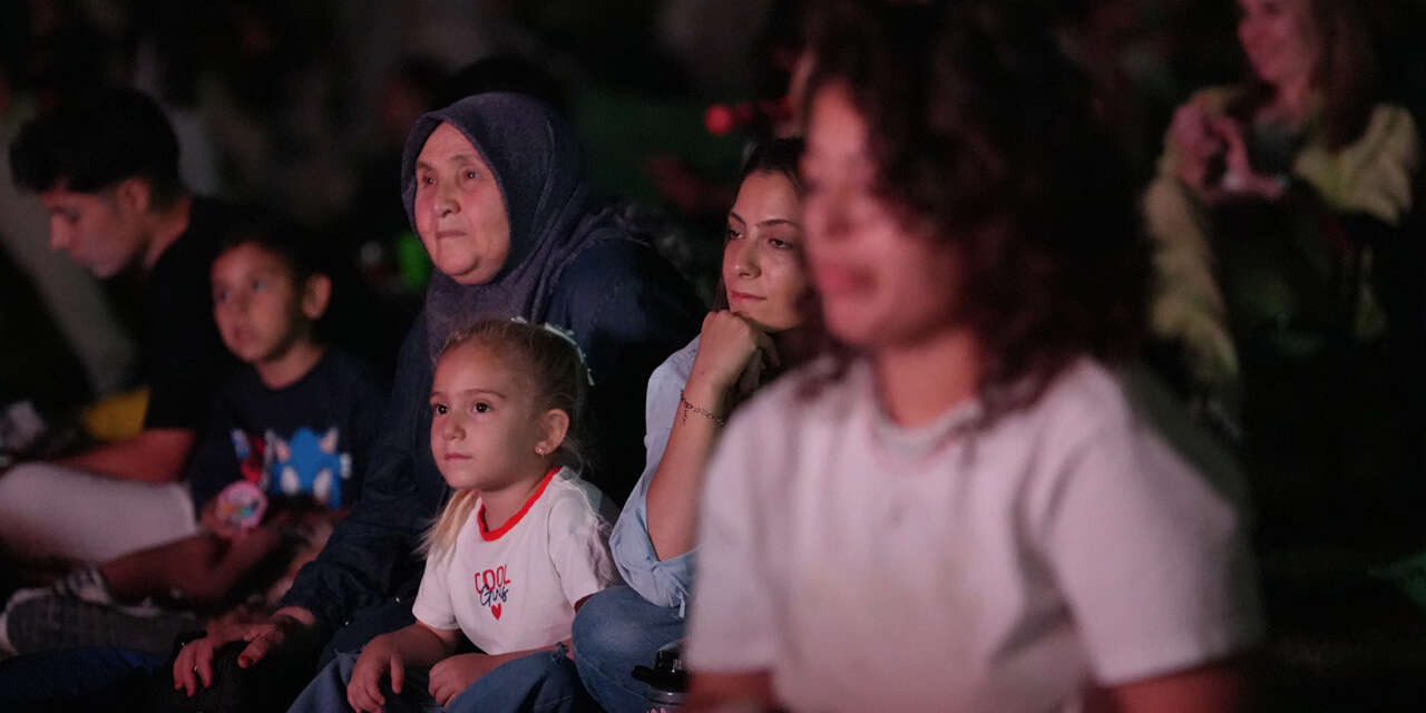 kirikkalede-acik-hava-sinemasi-cocuklari-ve-aileleri-bulusturdu-2