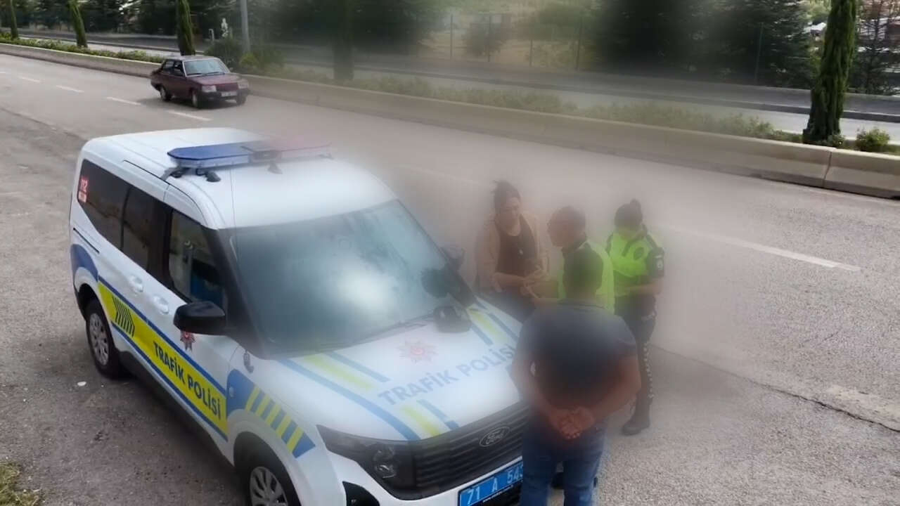 kacmak-icin-yolcuyla-yer-degistirdi-yine-kacamadi