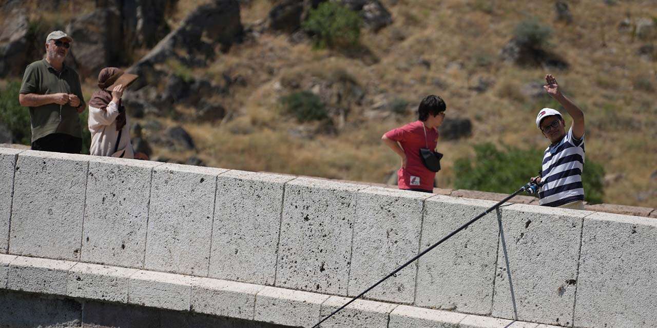 olta-balikcilari-buradan-vazgecemiyor-turna-baliginin-tam-adresi-3