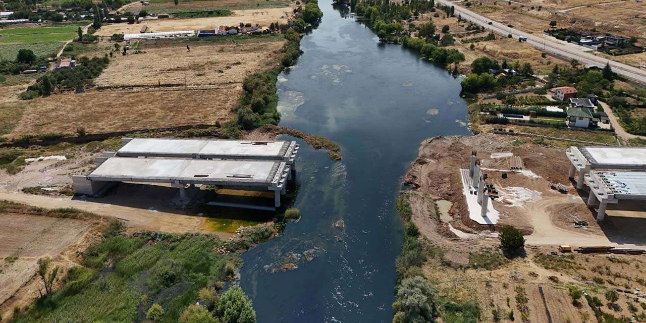 kirikkalede-dev-projede-yeni-asama-kopru-ayaklari-yerlestirildi-3