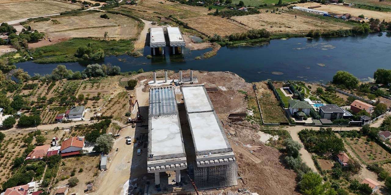 kirikkalede-dev-projede-yeni-asama-kopru-ayaklari-yerlestirildi-4