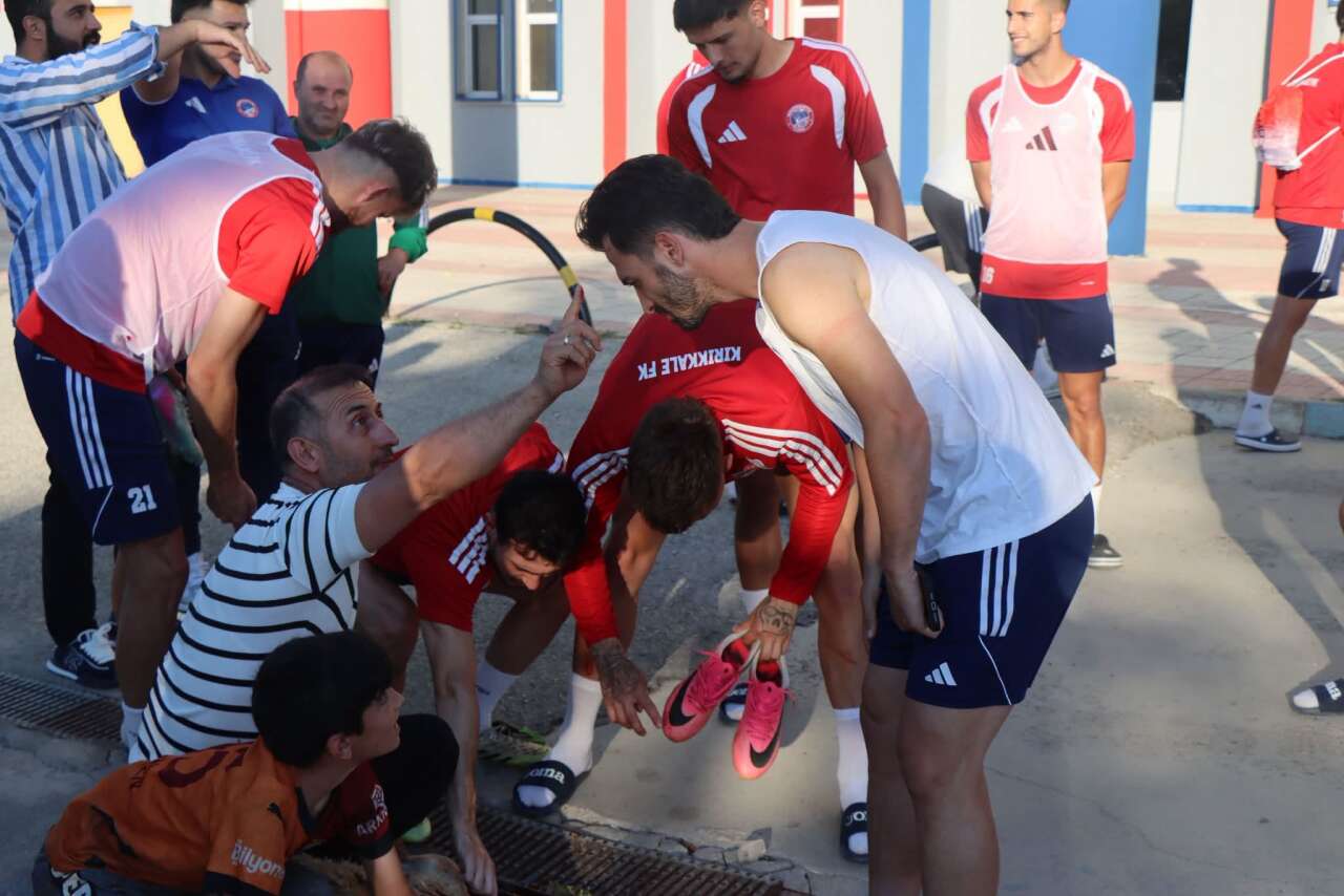 kirikkale-fkda-sezon-oncesi-anlamli-gelenek-ilk-mac-oncesi-kurban-kesildi