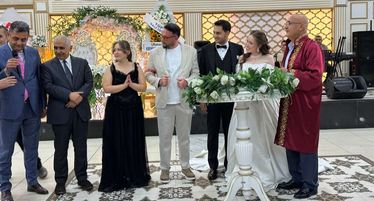 kirikkalede-ornek-dugun-zeynep-ve-sametin-mutluluguna-protokol-sahitlik-etti