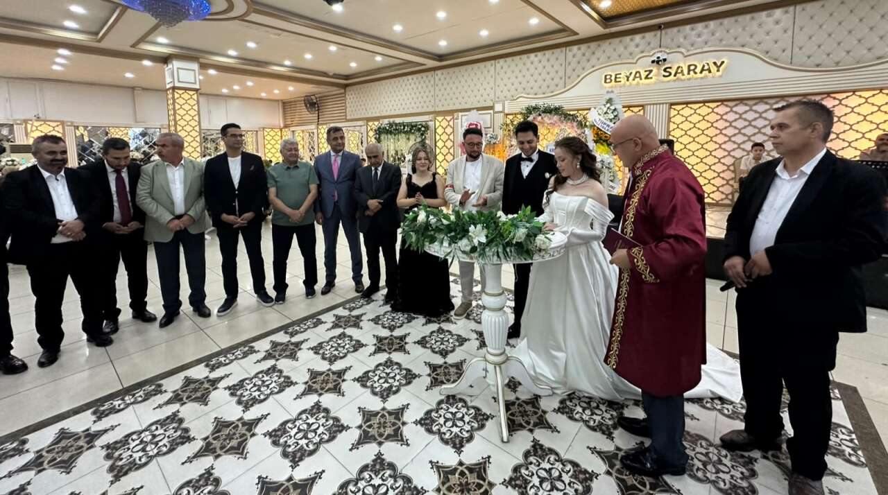 kirikkalede-ornek-dugun-zeynep-ve-sametin-mutluluguna-protokol-sahitlik-etti