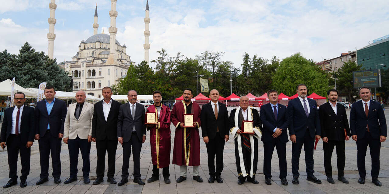 kirikkalede-yilin-ahisi-nuri-erduran-secildi-3