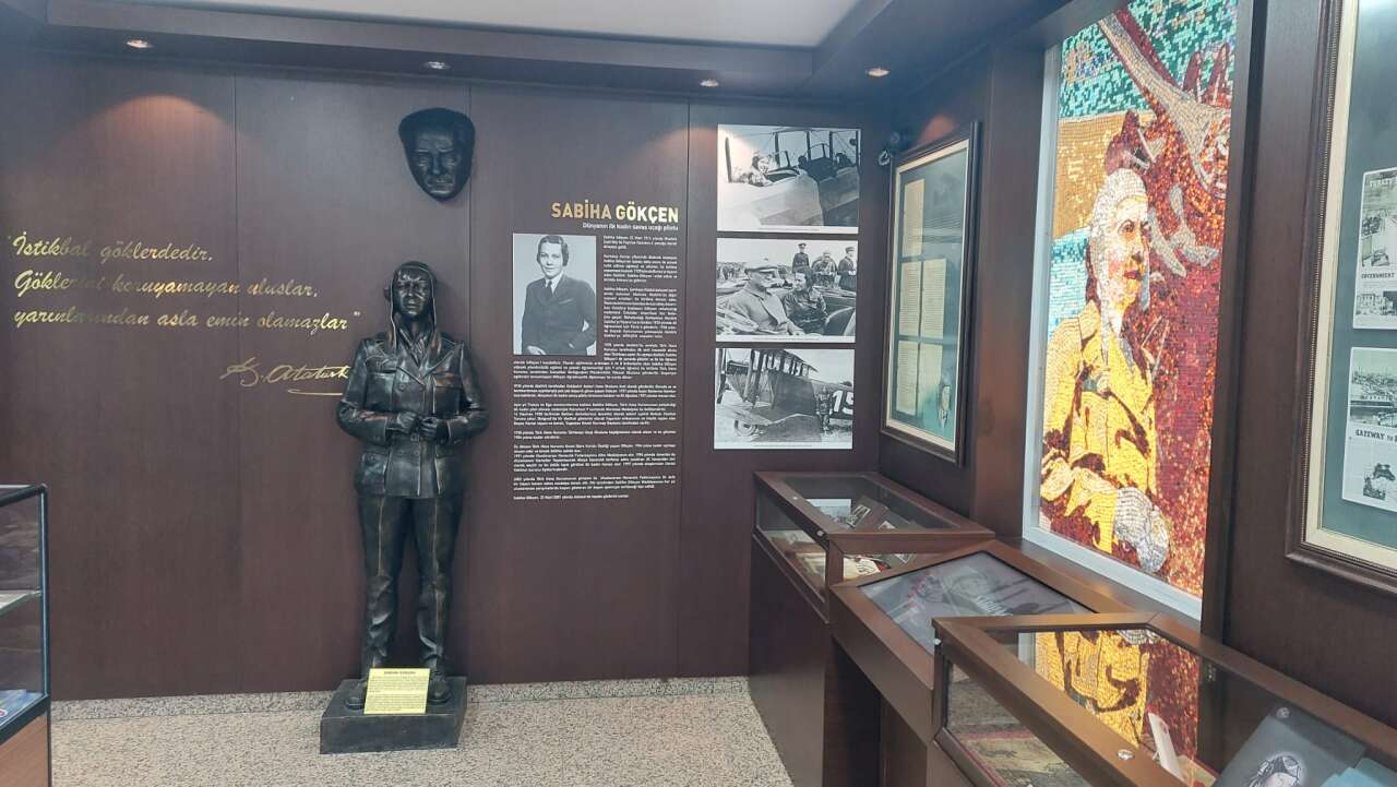 ankarada-havacilik-tutkunlarinin-yeni-rotasi-thk-muzesi-ziyaretci-cekiyor