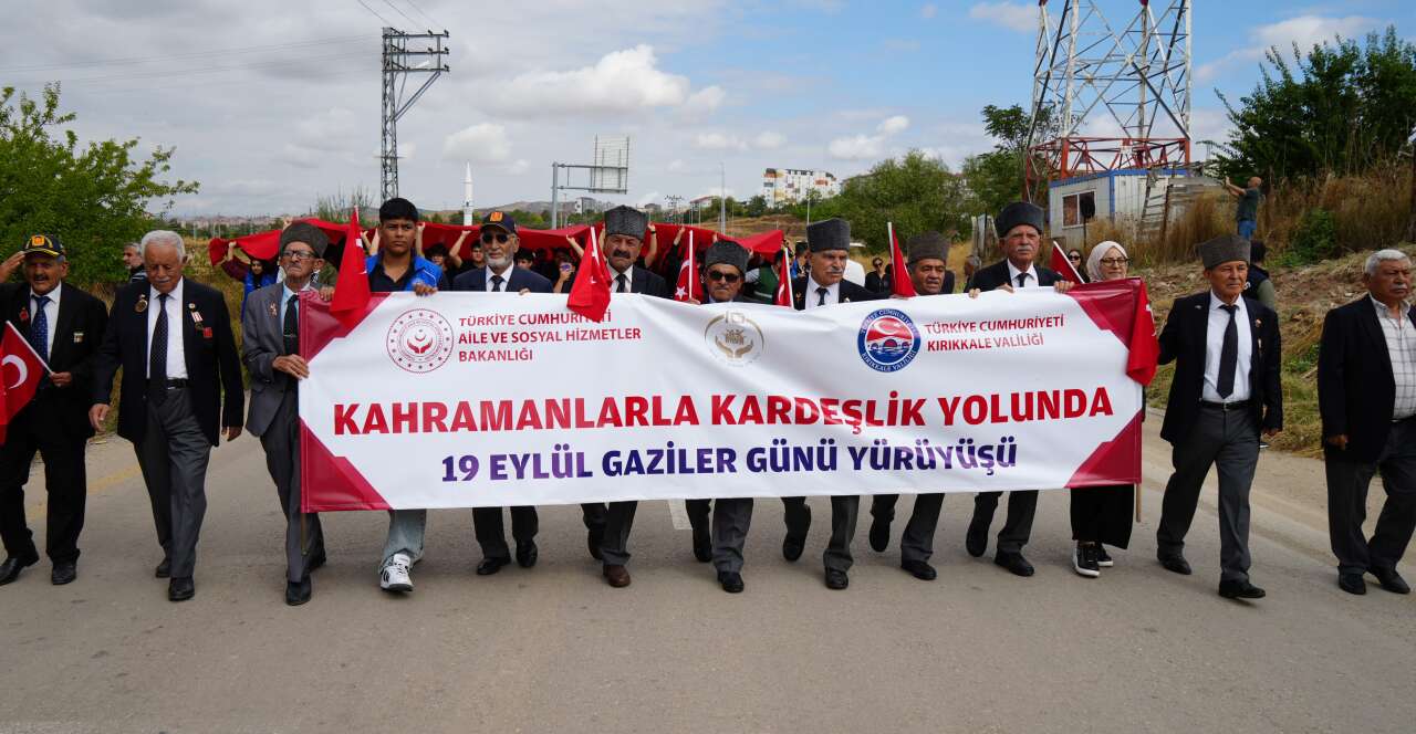 gaziler-gununde-genclerden-vefa-mesaji-minnettariz