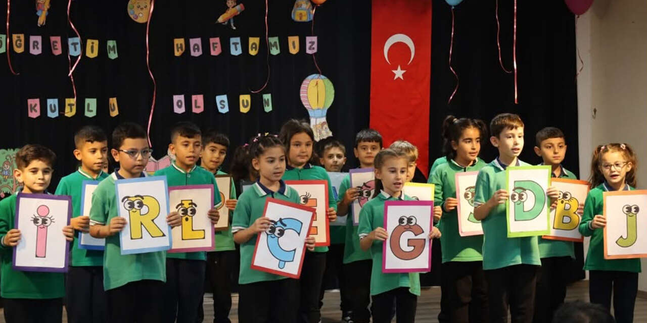 bahsilida-ataturk-ilkokulunda-buyuk-heyecan-kaymakam-ogrencileri-yalniz-birakmadi-2