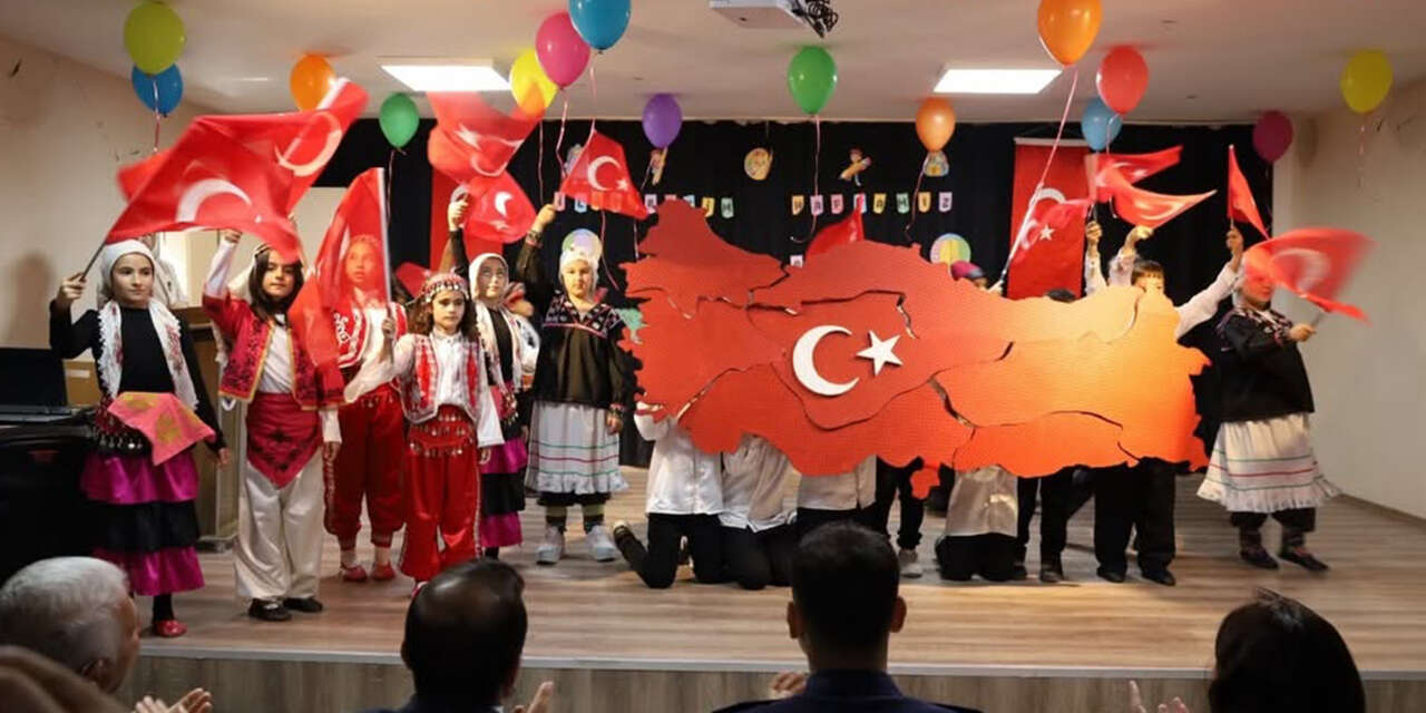 bahsilida-ataturk-ilkokulunda-buyuk-heyecan-kaymakam-ogrencileri-yalniz-birakmadi-3