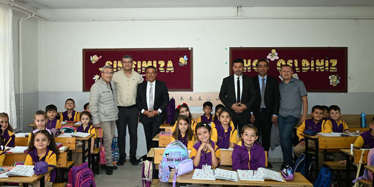siniflara-surpriz-ziyaret-ogrencilerin-ilgisi-dikkat-cekti-3