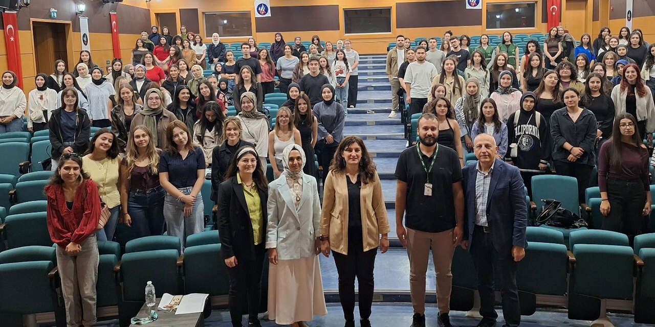 universite-ogrencilerine-yedam-egitimi-onemli-bulusma-3