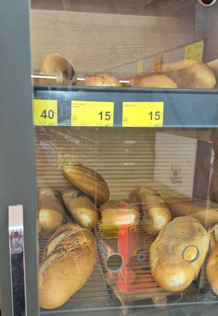 kirikkalede-ekmek-fiyati-kafalari-karistirdi-7-tlye-de-var-15-tlye-de